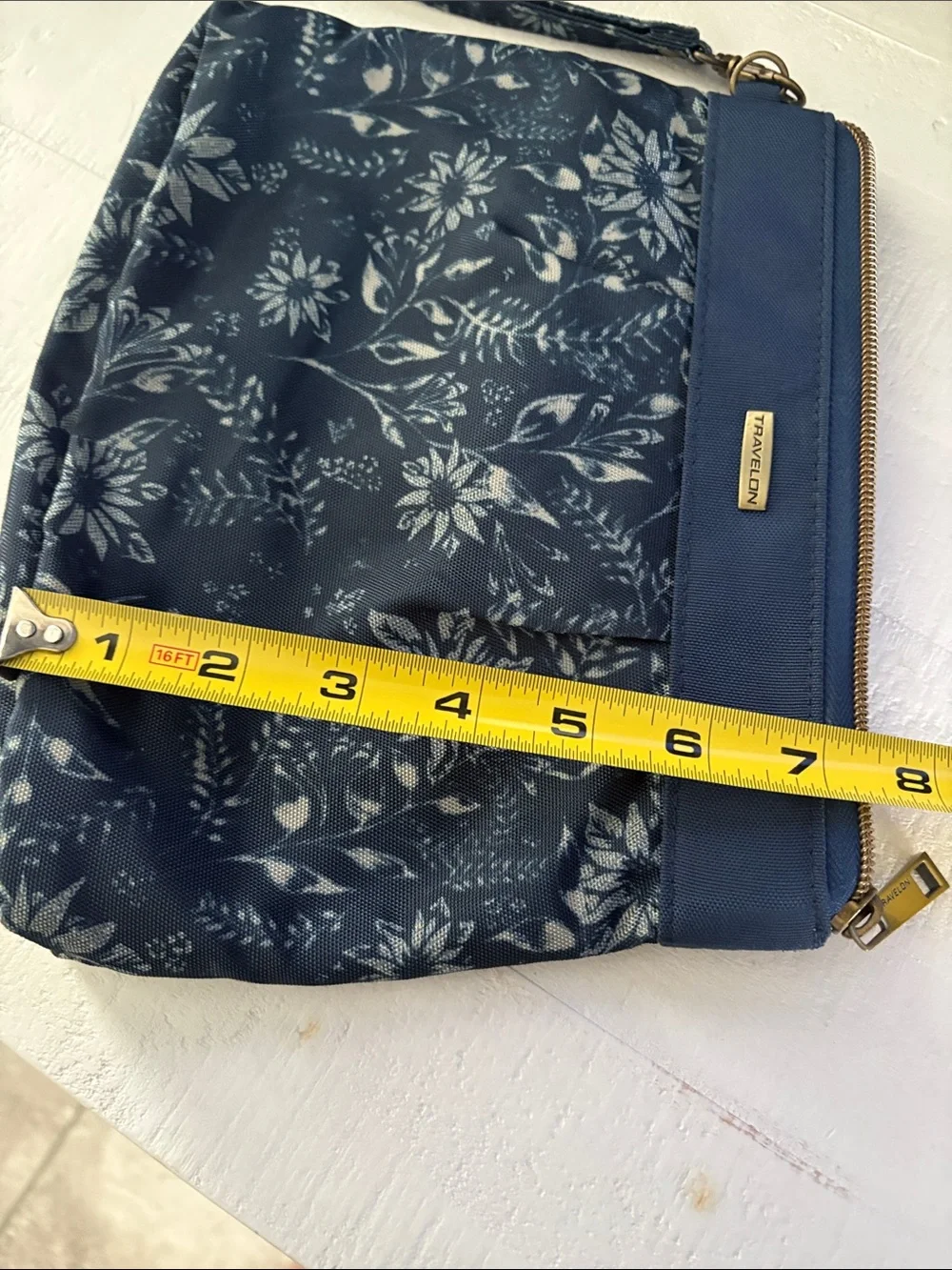 Travelon wristlet blue